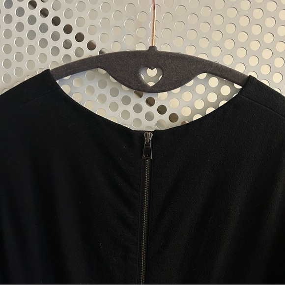 Vince Sheath Long-sleeve Dress Size Small in Black. GUC - Picture 5 of 8